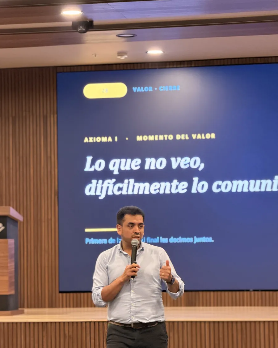 Sesión de entrenamiento sobre comunicación de valor en ventas B2B